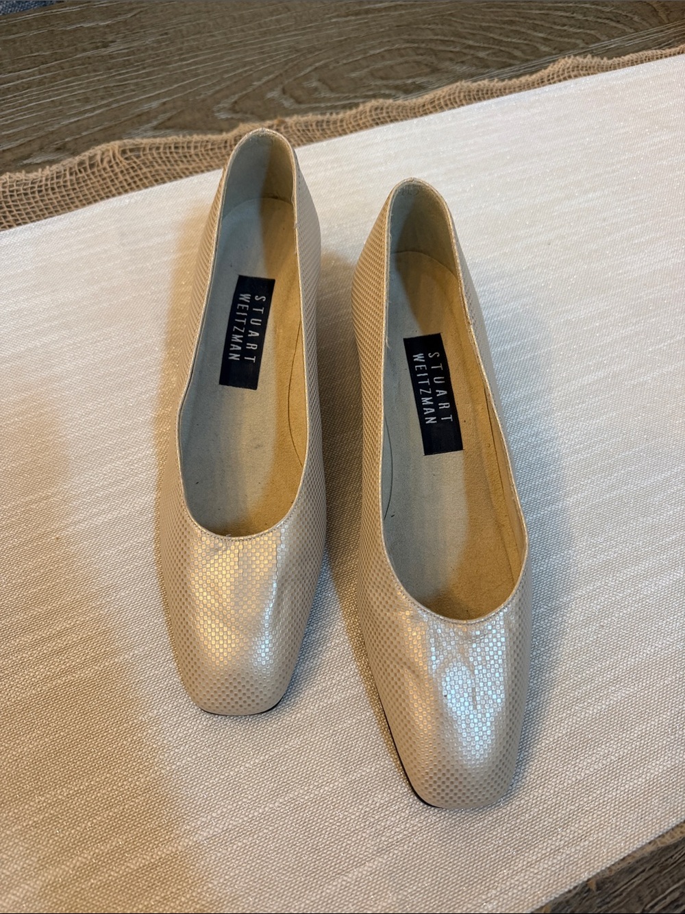 🔥New Vintage Stuart Weitzman Textured Shimmer Block Heel Pumps - Size 6.5